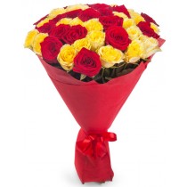 Букет 39 красных и желтых роз
