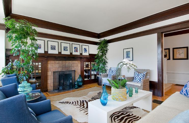 Living room decorated with small and tall plants