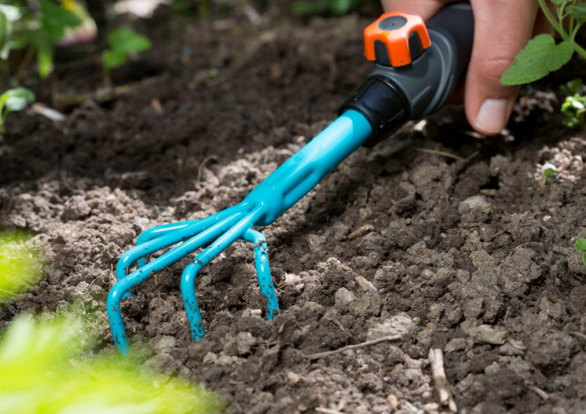 Рыхление земли Рыхление земли