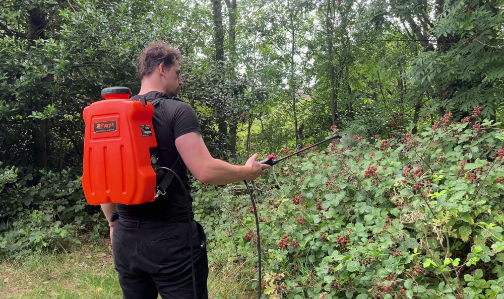Sherpa 16L Deluxe Cordless Sprayer Battery Powered Knapsack from Mower Magic Sherpa 16L Deluxe Cordless Sprayer Battery Powered Knapsack from Mower Magic
