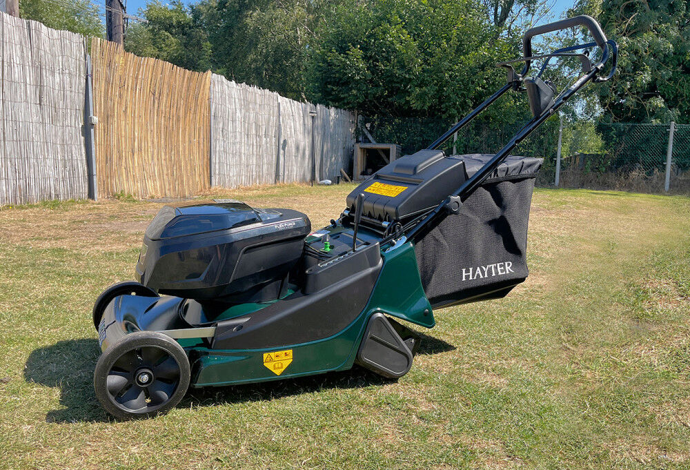 Hayter Harrier 56 Premium Rear Roller Cordless Lawnmower 56cm / 60v 2x7.5Ah KIT from Mower Magic Hayter Harrier 56 Premium Rear Roller Cordless Lawnmower 56cm / 60v 2x7.5Ah KIT from Mower Magic