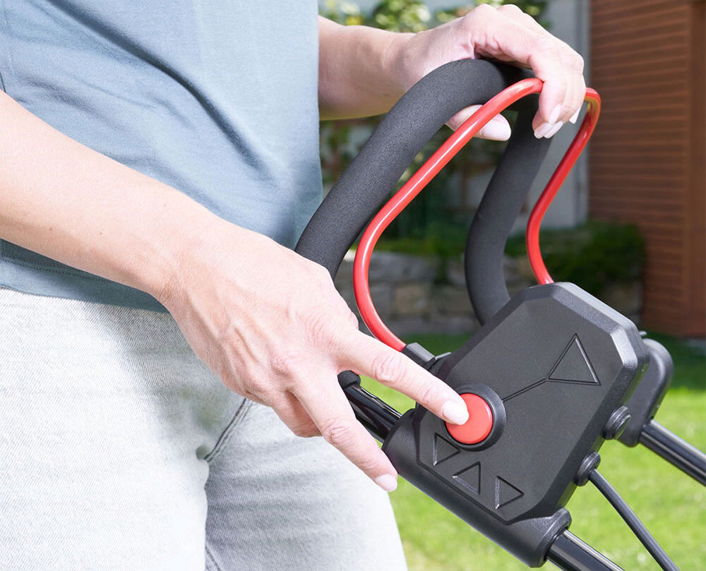 AL-KO Easy 322Li R Cordless Roller Mower Kit  32cm / 36v / 2.5Ah  + Free Trimmer Offer