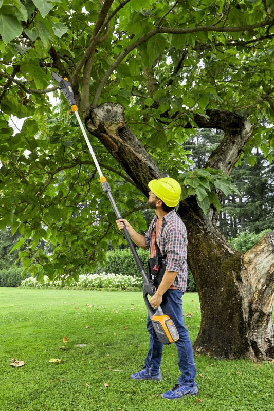 Stiga MT 500e Cordless Multi-Tool Kit - Hedgetrimmer and Pruner 48v