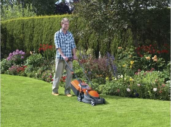 Flymo Chevron 32VC Electric Rotary Lawnmower - 1200w / 32cm