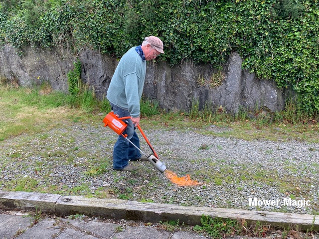 Sheen X300 Professional Flame Weeder from Mower Magic Sheen X300 Professional Flame Weeder from Mower Magic