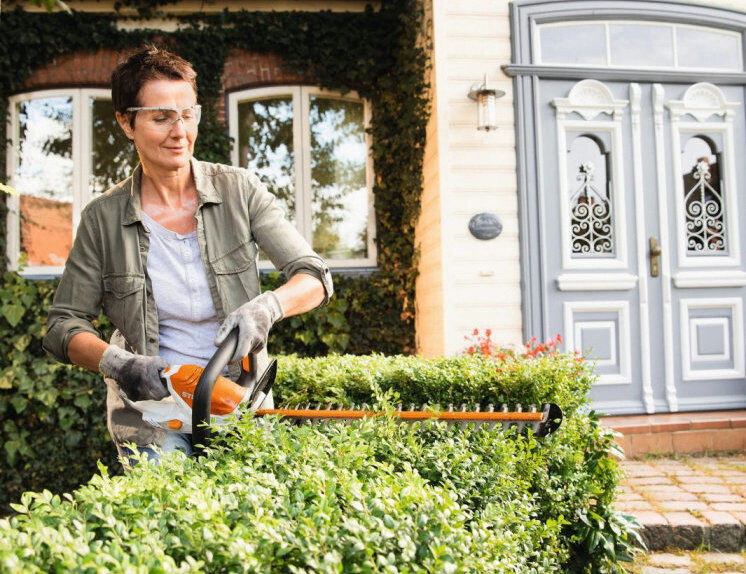 STIHL 18v Li-Ion Hedge Trimmer 50cm 24mm KIT