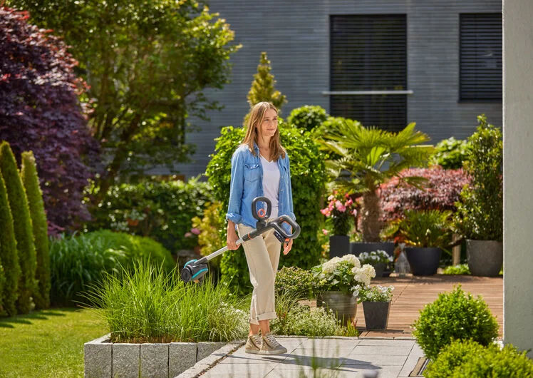 Gardena EasyWeed Cordless Crevice Weedbrush (Bare Tool) 14820-55