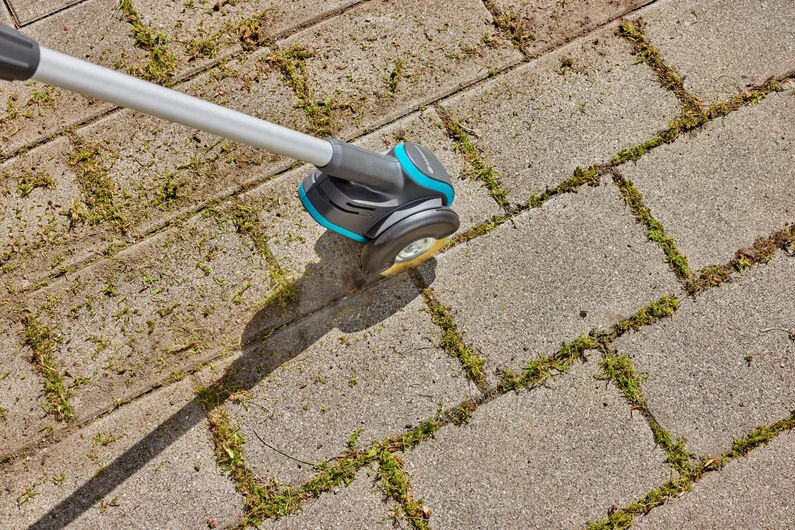 Gardena EasyWeed Cordless Crevice Weedbrush (Bare Tool) 14820-55