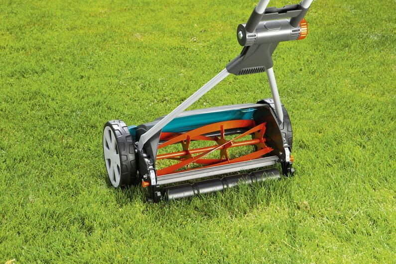 Gardena Manual Cylinder Lawnmower Comfort 400 C    40cm