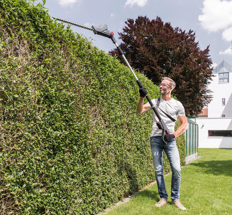 AL-KO HTA 1845 LRH Cordless Hedge Trimmer Kit 18v / 2.5Ah