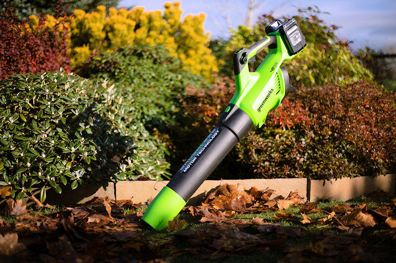 Greenworks GWG24X2ABK2X Variable Speed Cordless Axial Blower Kit 48V / 2Ah Battery and Charger