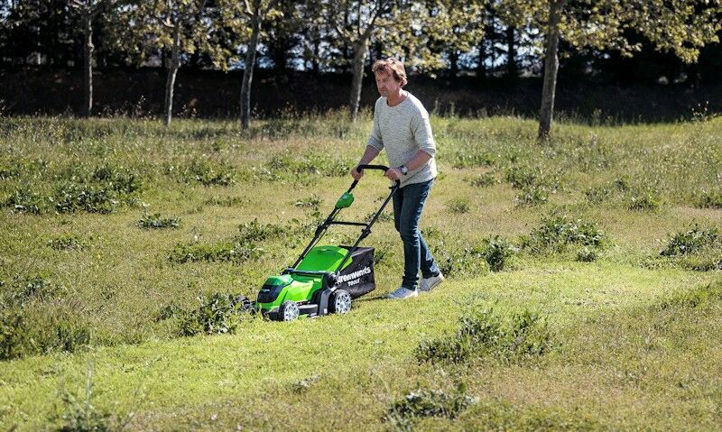 Greenworks G40LMK2X Cordless Lawnmower 40v / 40cm 2x2Ah Batteries / Charger from Mower Magic