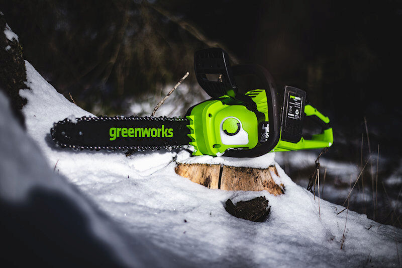 Greenworks GD24X2CS36K4X Cordless Chainsaw  48V (2 x 24V 4Ah) / 36cm Batteries and Charger 