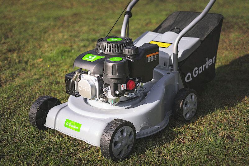 Q-Garden QG39-130 Petrol Rotary Lawn Mower 39cm