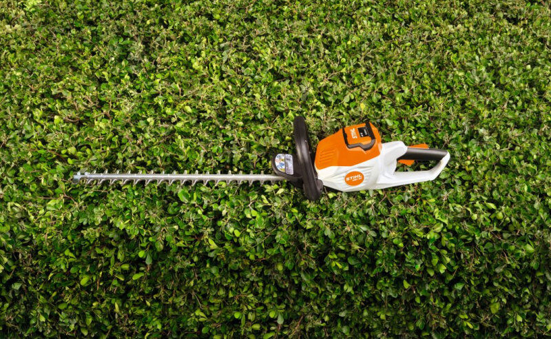 STIHL 36v Li-Ion Hedge Trimmer 50cm Blade With AK10 KIT