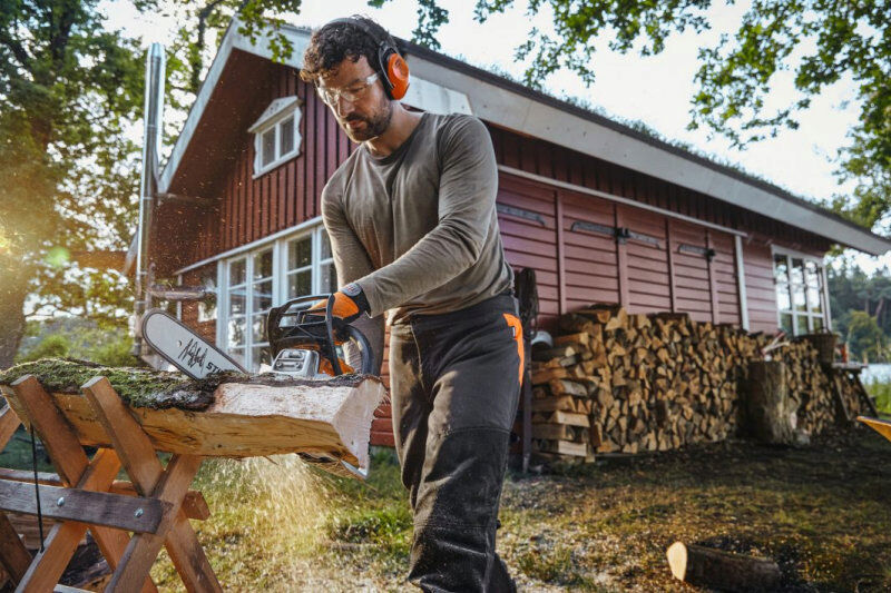 STIHL MS162 Petrol Chainsaw 30.1cc / 30cm Bar