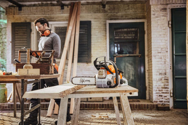 STIHL MS162 Petrol Chainsaw 30.1cc / 30cm Bar