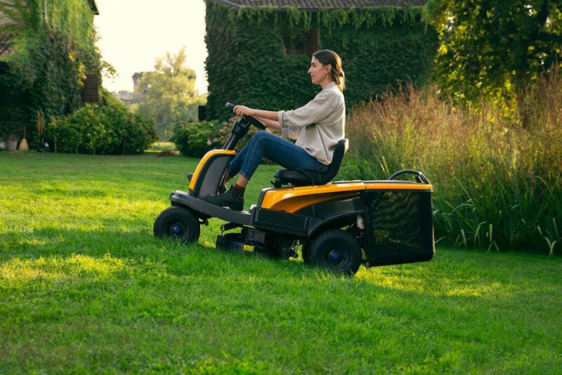 Stiga Swift 372e Battery Powered Ride-On Mower 48v / 72cm / 15Ah from Mower Magic