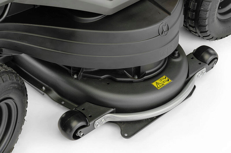 Stiga Tornado 9121 W Ride-On Tractor Mower 121cm / Auto / 688cc (Honda)