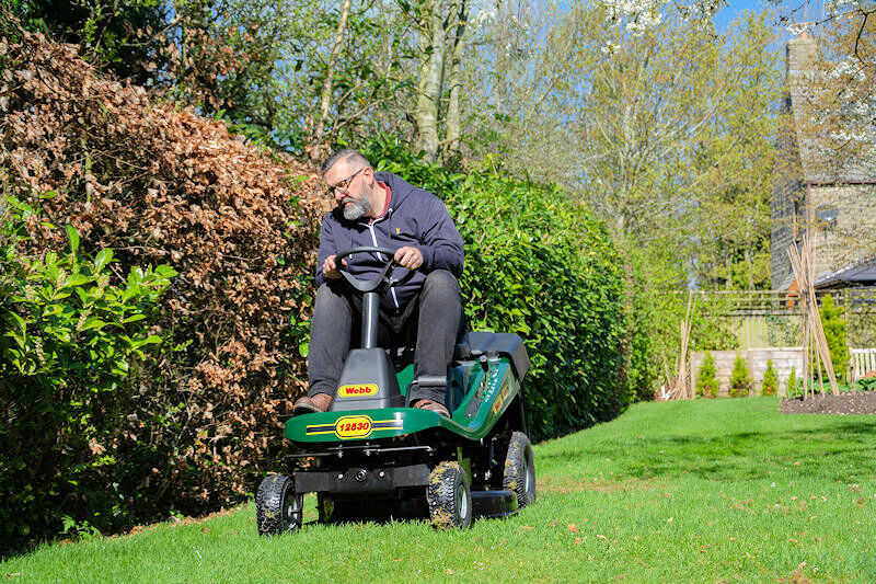 Webb 12530 Hydrostatic Ride-On Mower c/w Collector 76cm / 344cc from Mower Magic