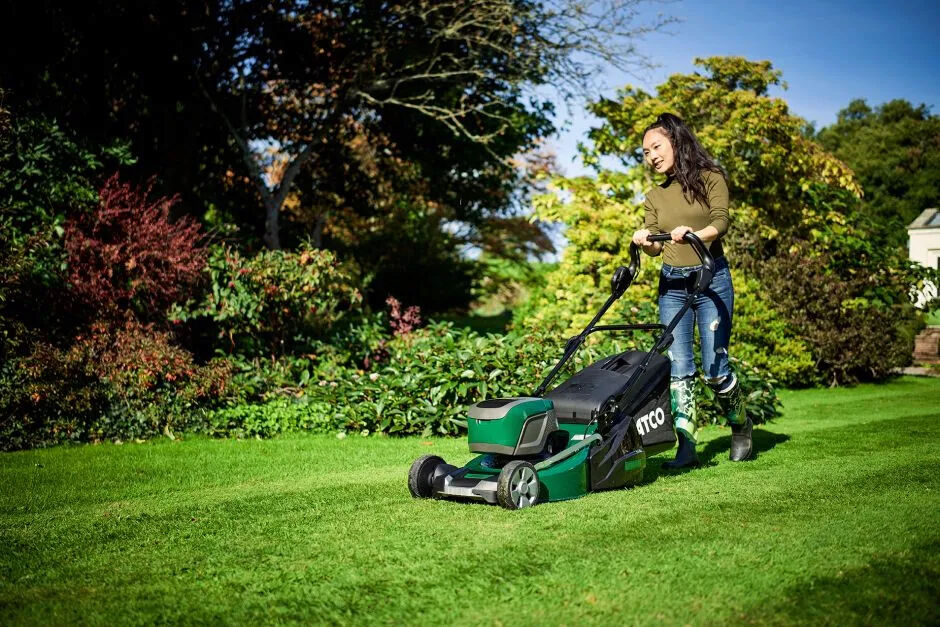 Atco LINER 18S Li Cordless Lawnmower w/Roller KIT 48v / 4Ah + 4Ah / 46cm  from Mower Magic