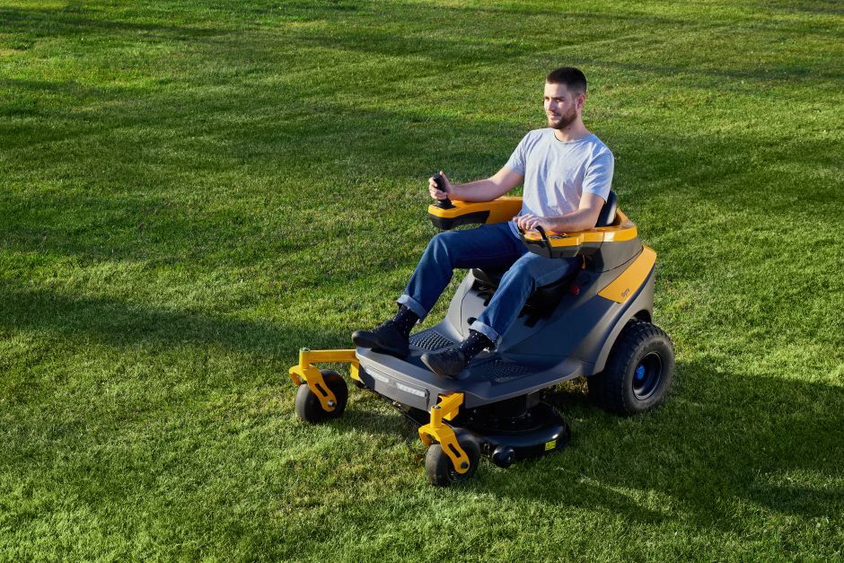 EX-DISPLAY Stiga Gyro 700e Cordless Zero-Turn Ride-On Mower 108cm / 56v / 64Ah SD700e from Mower Magic